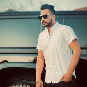 Meet your Posher, Amrît